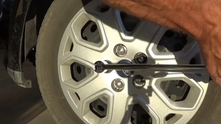 How To Remove Worn Out Rounded Lug Nuts with tools